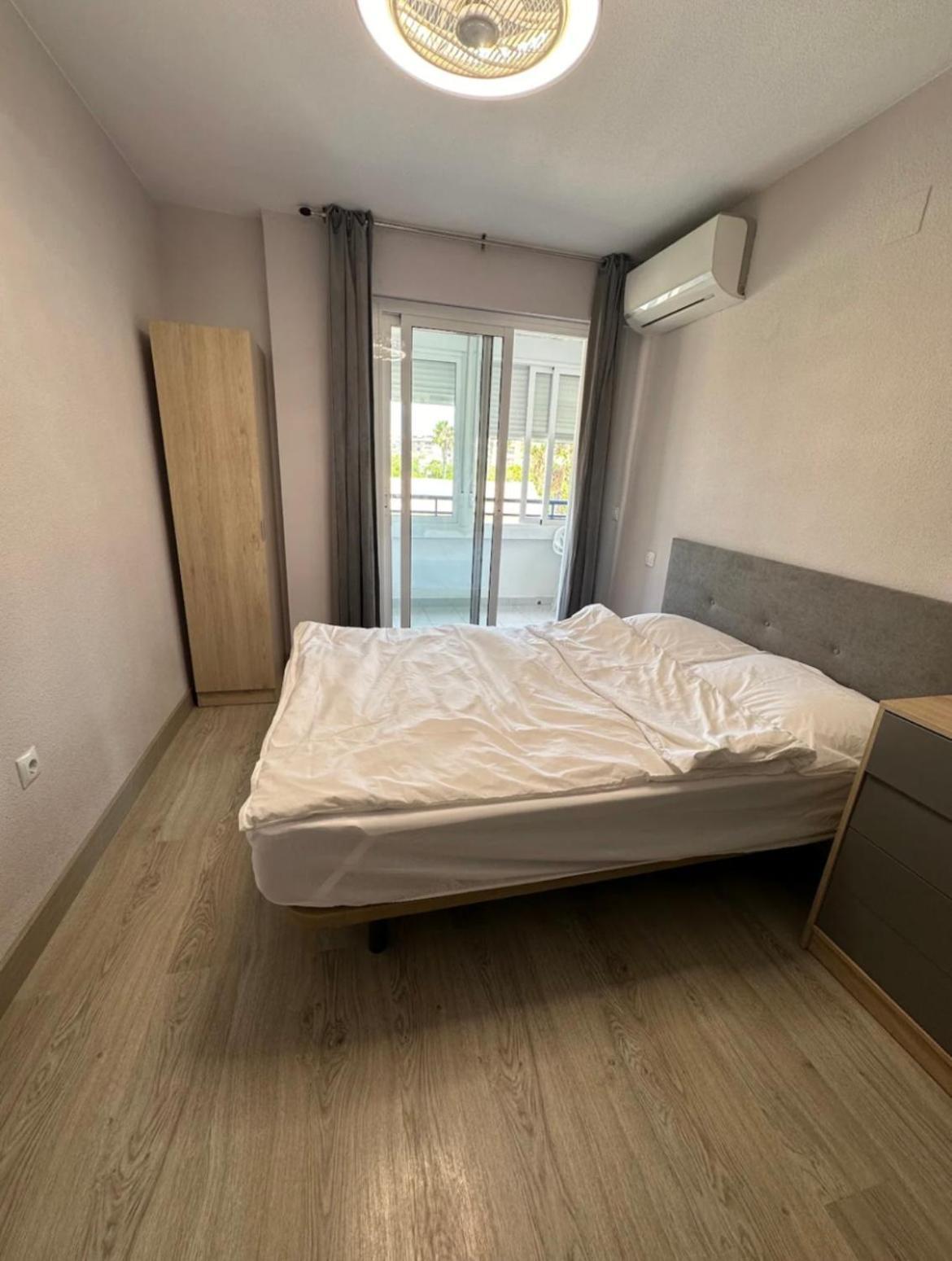 Marina Appartement Torrevieja Buitenkant foto