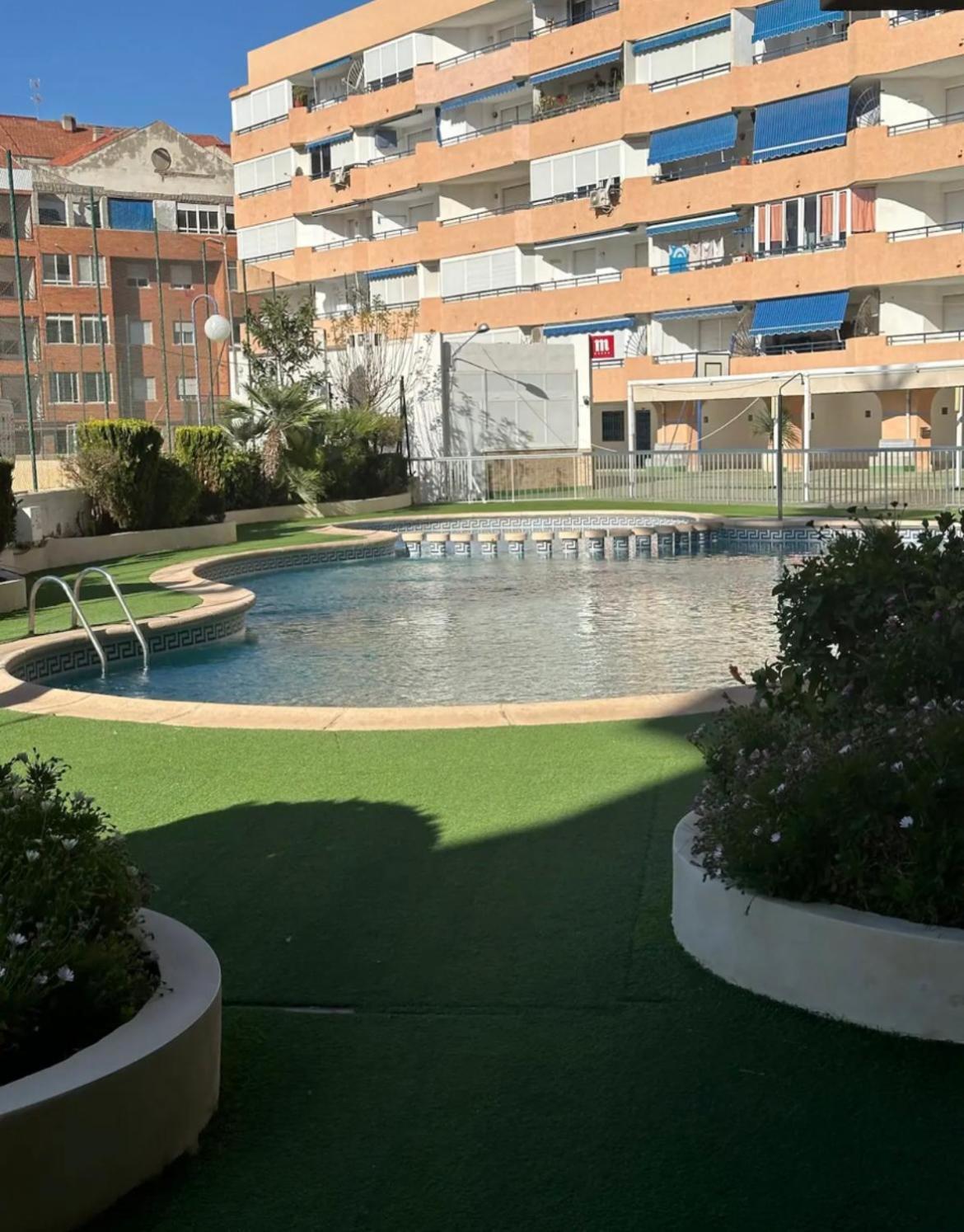 Marina Appartement Torrevieja Buitenkant foto